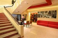 Bell Hotel Csennai Kültér fotó